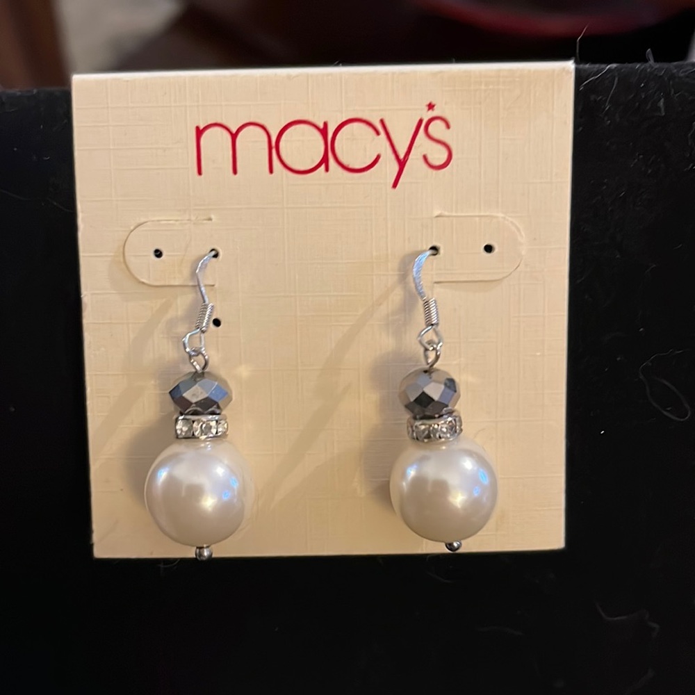 NWT Macy’s pearl drop earrings